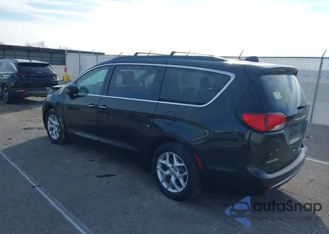 2019 Chrysler Pacifica Touring Plus z USA, uszkodzony, nr VIN 2C4RC1FG8KR653144